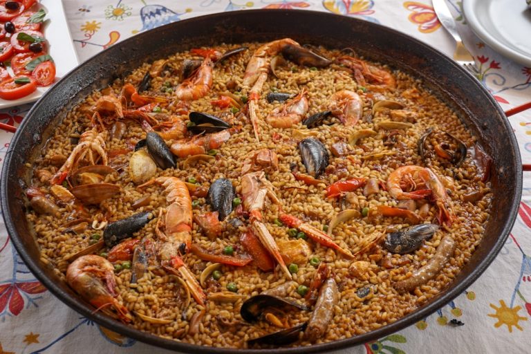 Photo Paella dish